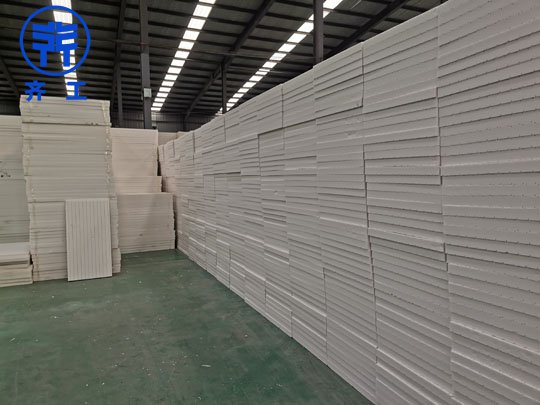 擠塑板施工時(shí)需特別注意的事項(xiàng)