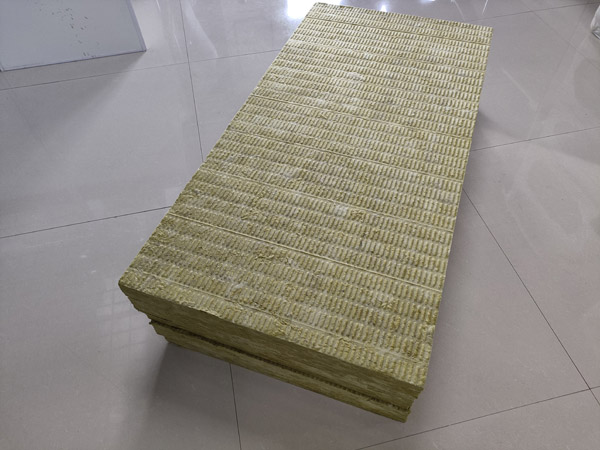 巖棉保溫板的密度與降低噪音之間有關(guān)聯(lián)嗎？