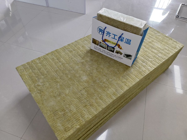 復(fù)合巖棉板與玻璃棉板的區(qū)別在哪些地方