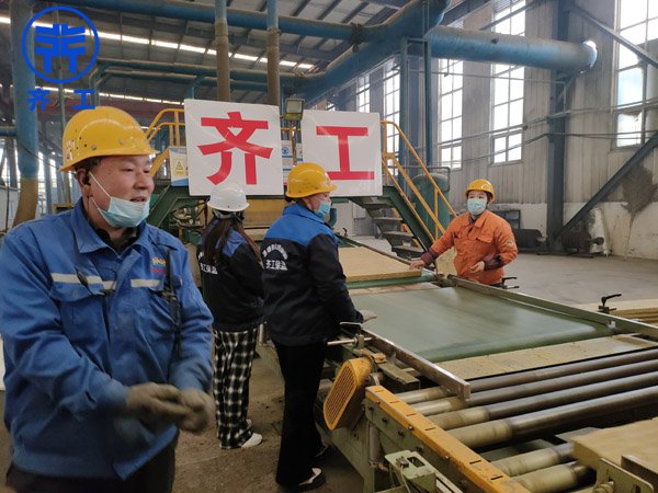 巖棉板廠家直銷的優(yōu)勢是什么？